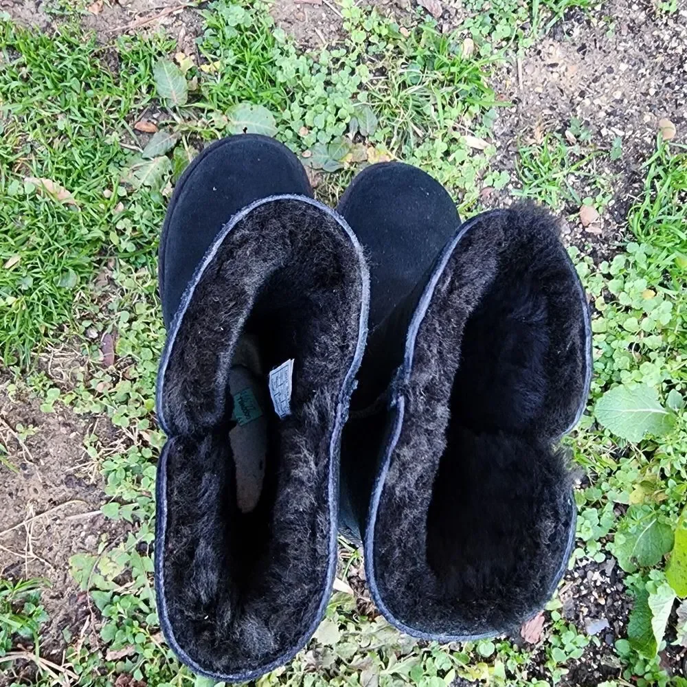 UGG AUSTRALIA - Womens Boots - SIZE 7